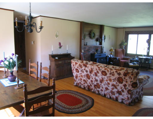 545 Podunk Road East Brookfield, MA 01515 - Photo 8 of 23