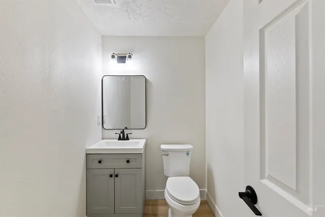 $499,999 | 199 Scriver Woods Road, Garden Valley, ID 83622