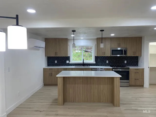 $499,999 | 199 Scriver Woods Road, Garden Valley, ID 83622