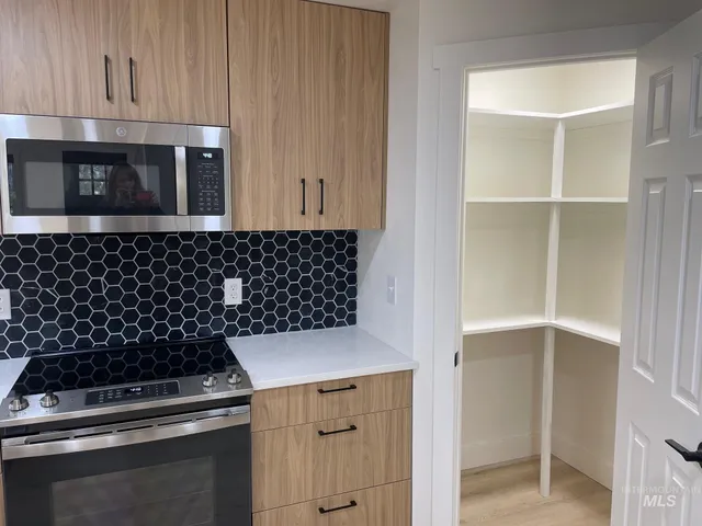 $499,999 | 199 Scriver Woods Road, Garden Valley, ID 83622