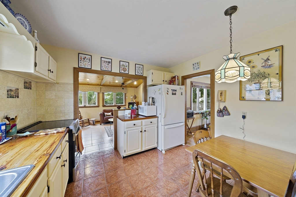 10 Waldron Road Braintree, MA 02184 - Photo 12 of 41