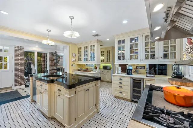 $5,188,000 | 127-1 Beverly Road | Douglaston