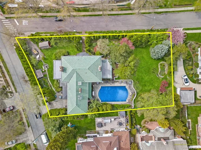 $5,188,000 | 127-1 Beverly Road | Douglaston