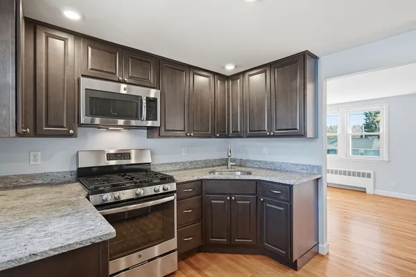 $825,000 | 18-20 Genetti Circle, Bedford, MA 01730