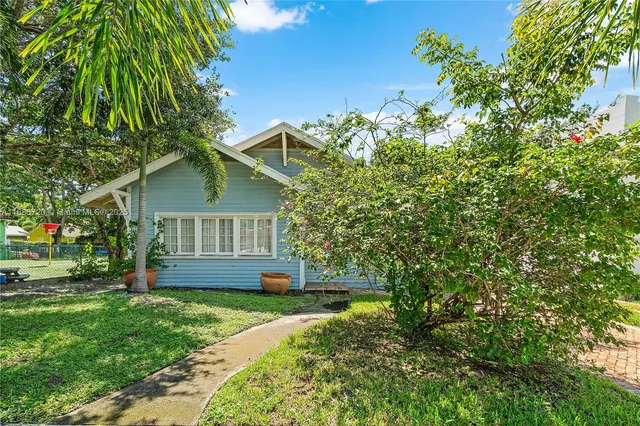 $1,200,000 | 728 Newark Street, West Palm Beach, FL 33401