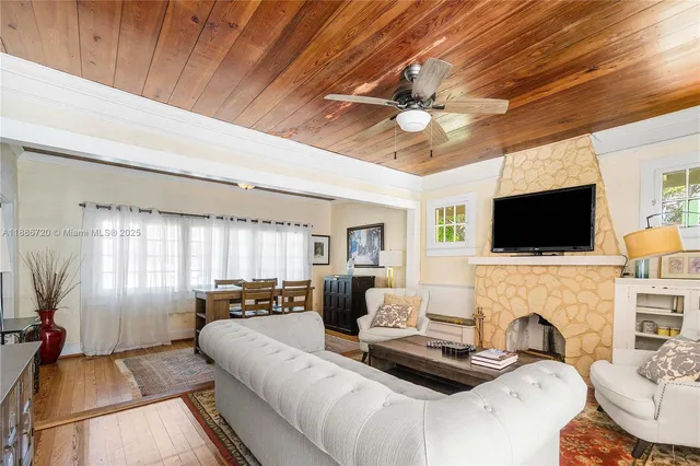 $1,200,000 | 728 Newark Street, West Palm Beach, FL 33401