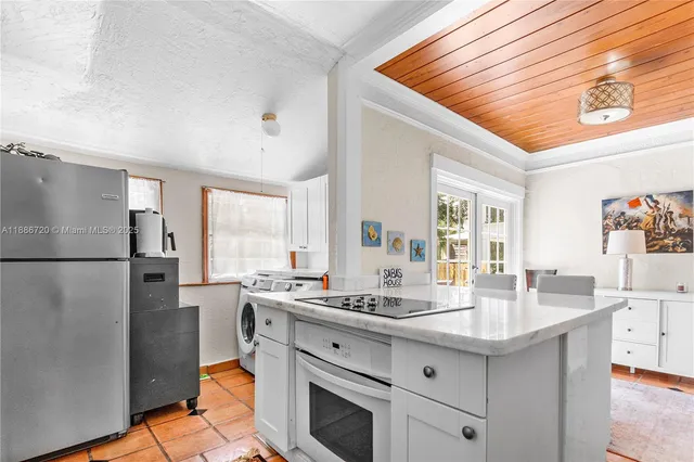 $1,200,000 | 728 Newark Street, West Palm Beach, FL 33401