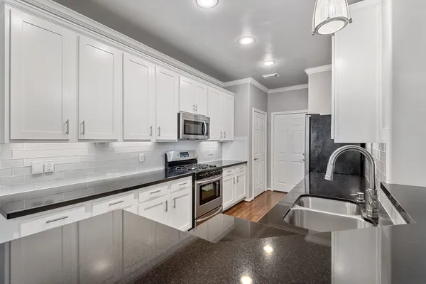 $2,000 | 19 Musk Rose Court, The Woodlands, TX 77382