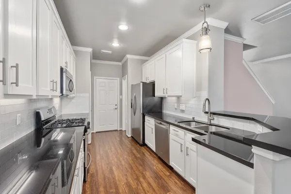 $2,000 | 19 Musk Rose Court, The Woodlands, TX 77382