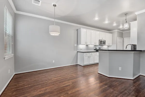$2,000 | 19 Musk Rose Court, The Woodlands, TX 77382