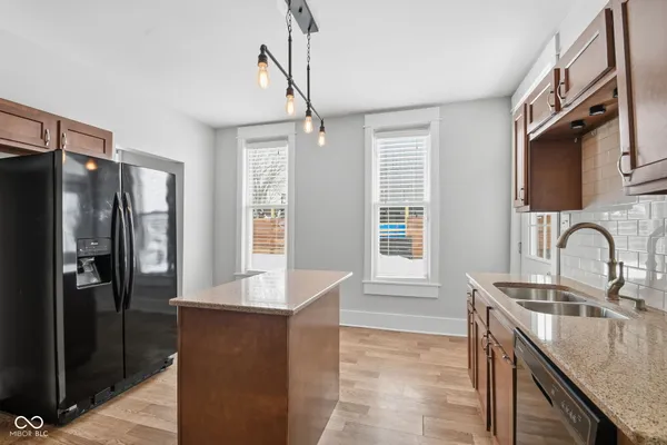 $2,000 | 717 Parkway Avenue, Indianapolis, IN 46203