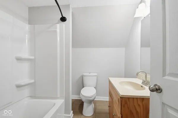 $2,000 | 717 Parkway Avenue, Indianapolis, IN 46203