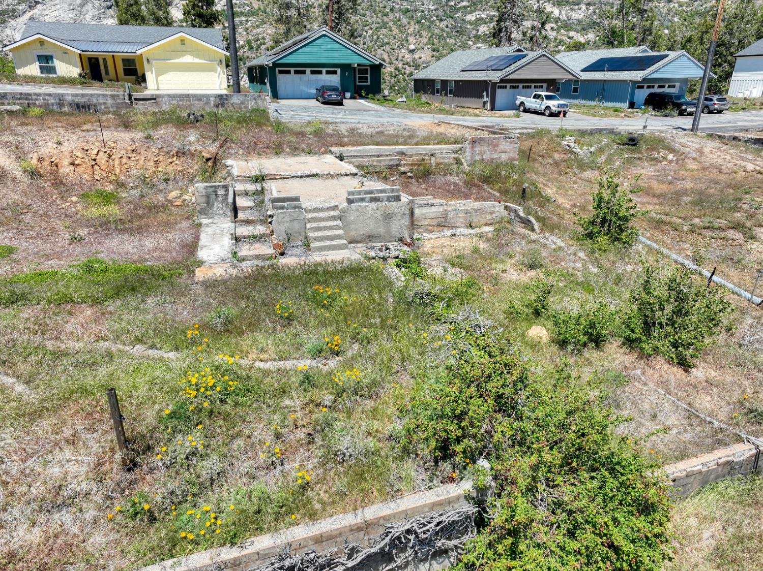 55362 Point Road Big Creek, CA 93605 - Photo 22 of 36