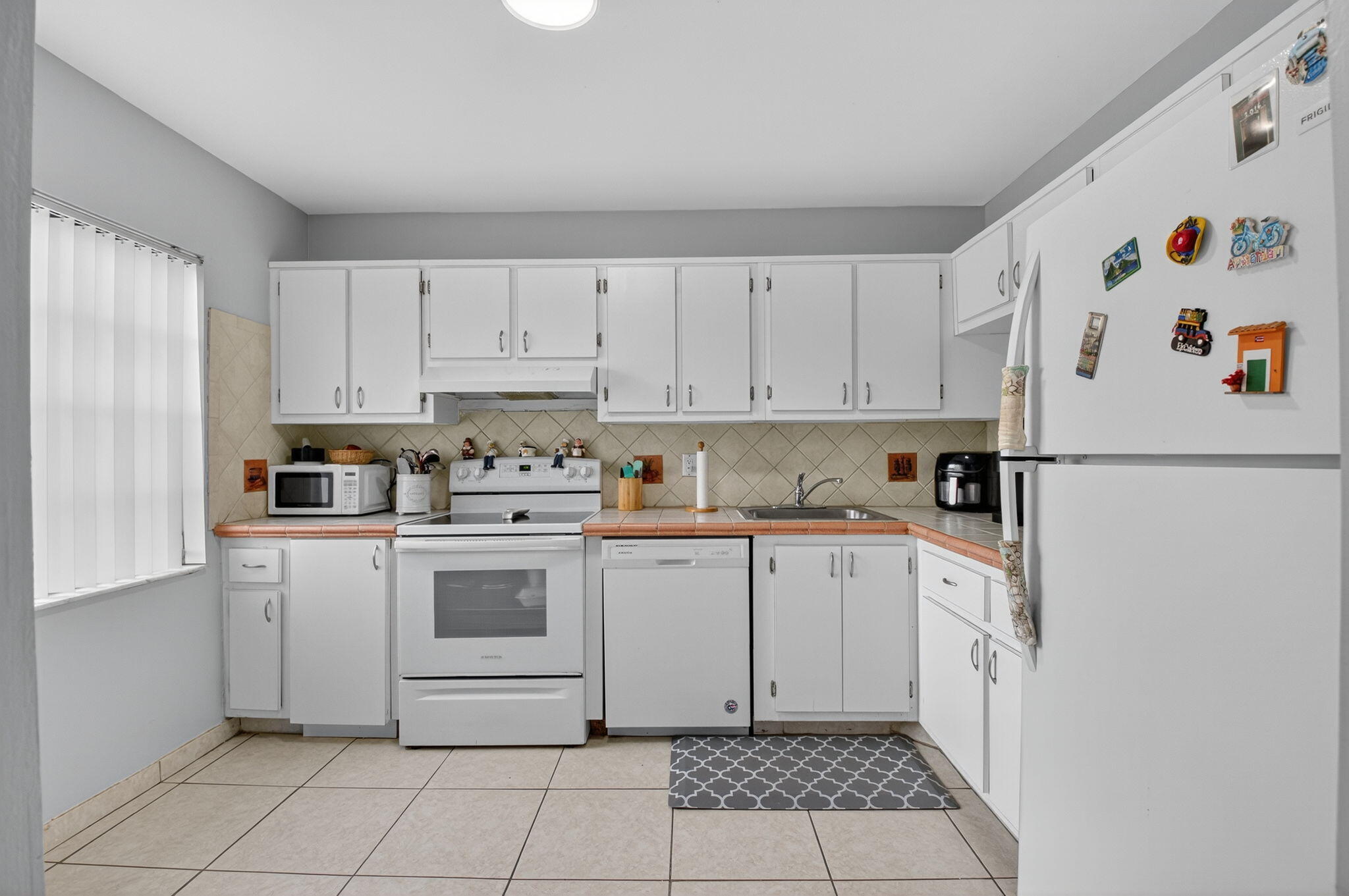 21214 Lago Circle, Unit 8F Boca Raton, FL 33433 - Photo 6 of 38 51-web-or-mls-DSC_7358