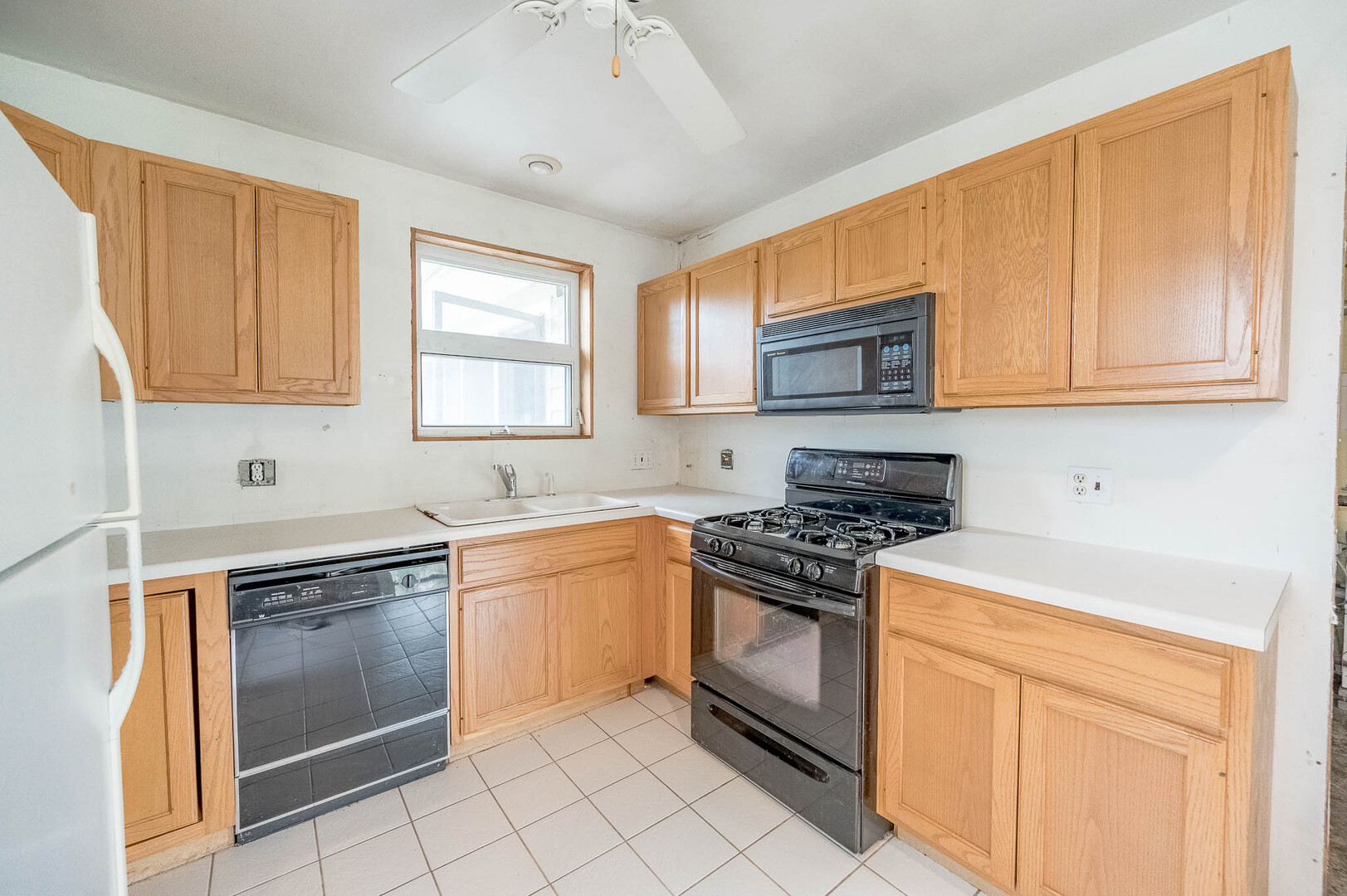 2141 Spruce Road Homewood, IL 60430 - Photo 5 of 13