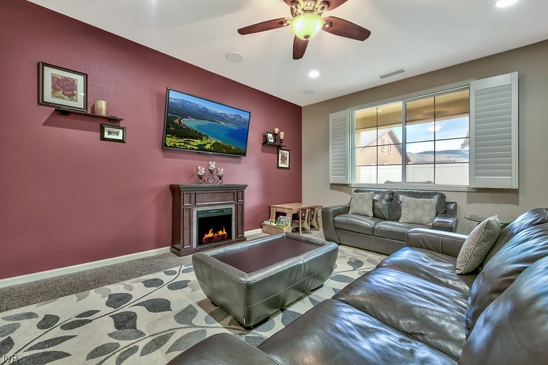 2220 Renzo Way Reno, NV 89521 - Photo 5 of 22 Gallery Image 5