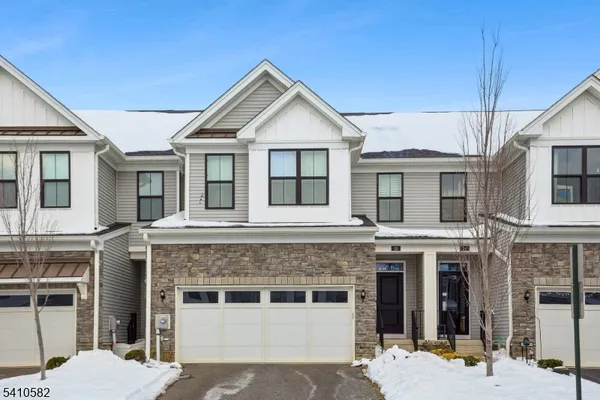 $789,900 | 26 Wisteria Court, Monroe Township, NJ 08831
