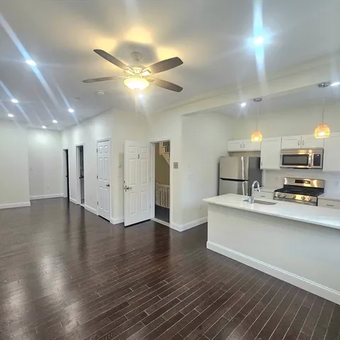 $3,900 | 49 Charter Street, Unit 3, Boston, MA 02113