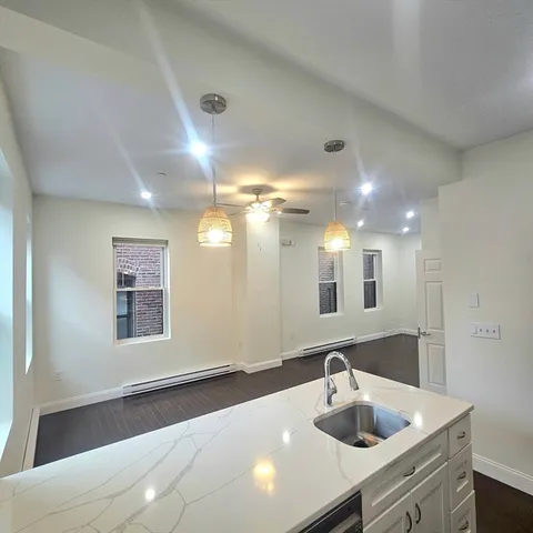 $3,900 | 49 Charter Street, Unit 3, Boston, MA 02113