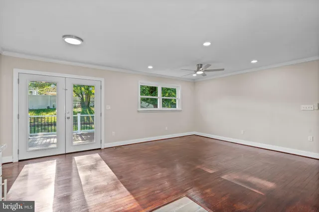 a view of a kitchen and dining room