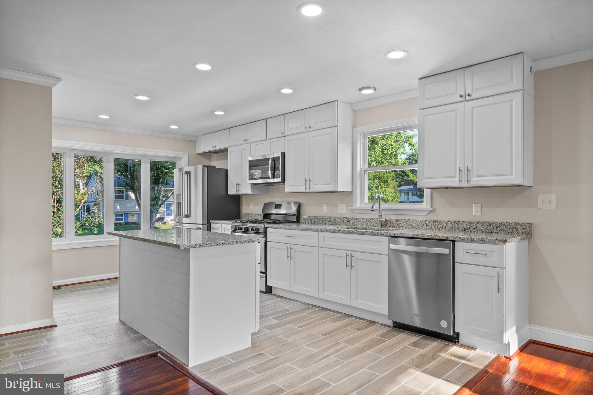 3024 Tarpon Road Riva, MD 21140 - Photo 5 of 37 Large center island