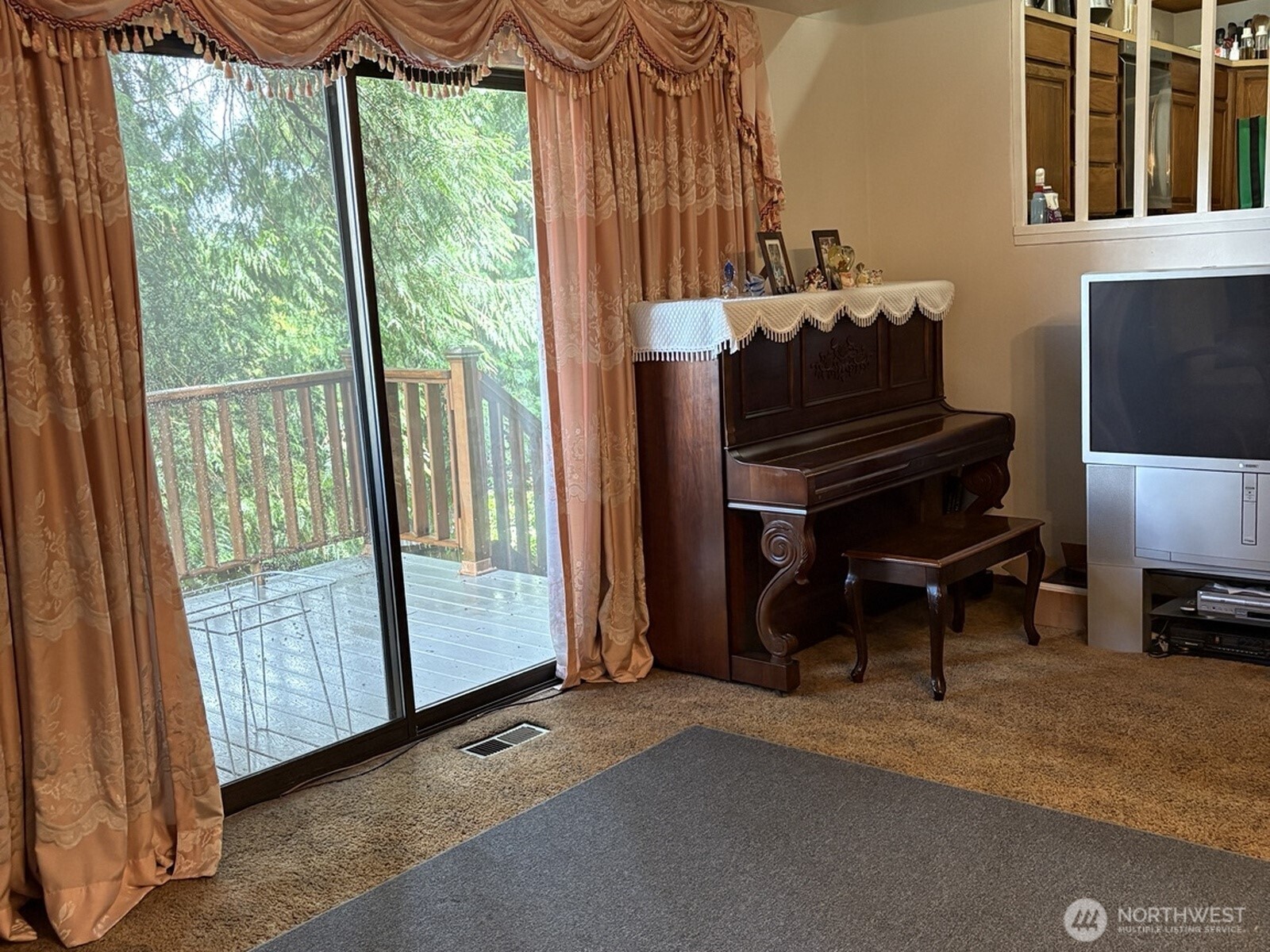 22121 4th Avenue Southeast Bothell, WA 98021 - Photo 3 of 14
