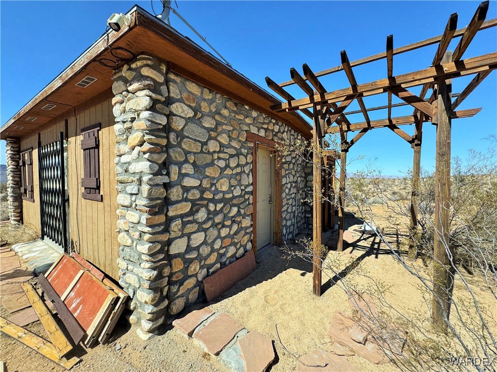 11262 Aripine Road Yucca, AZ 86438 - Photo 7 of 17 Side of Structure