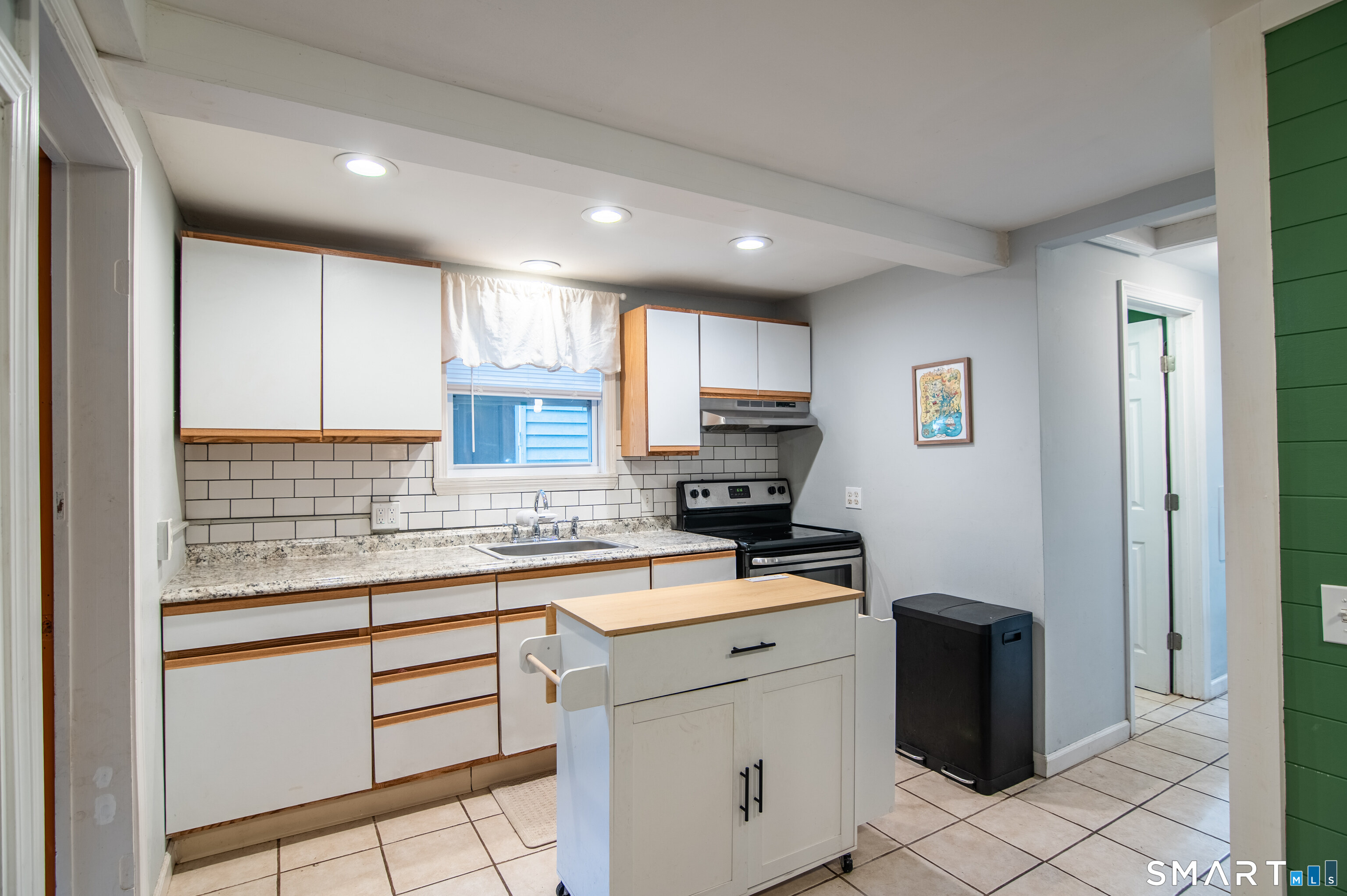 37 Lake Street Ledyard, CT 06339 - Photo 5 of 17