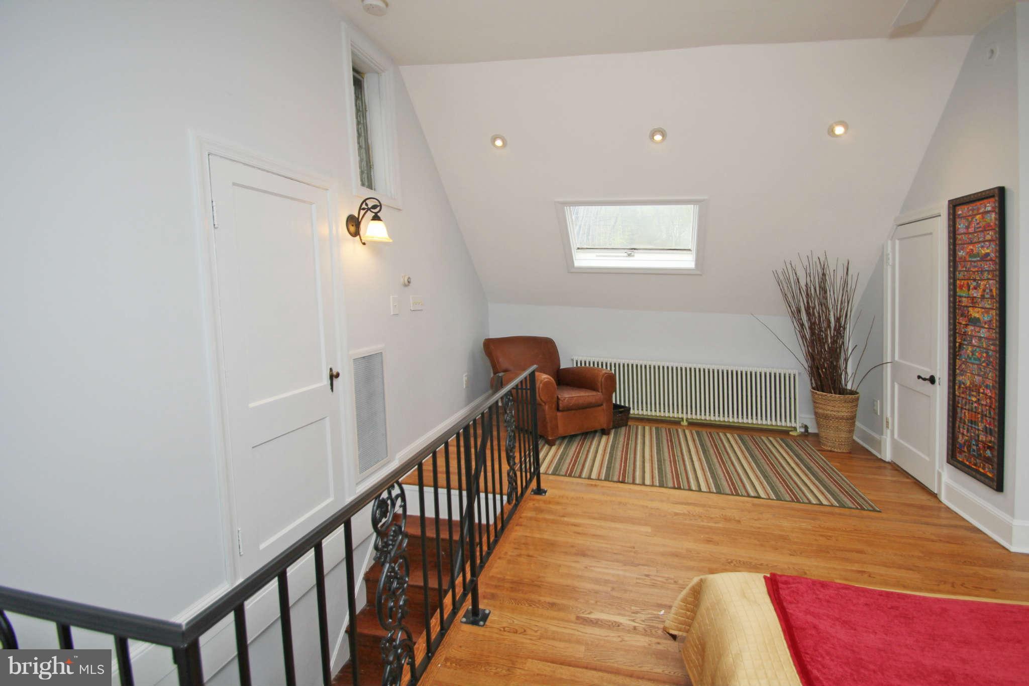 124 Hilltop Road Silver Spring, MD 20910 - Photo 19 of 29 Skylight and sitting area