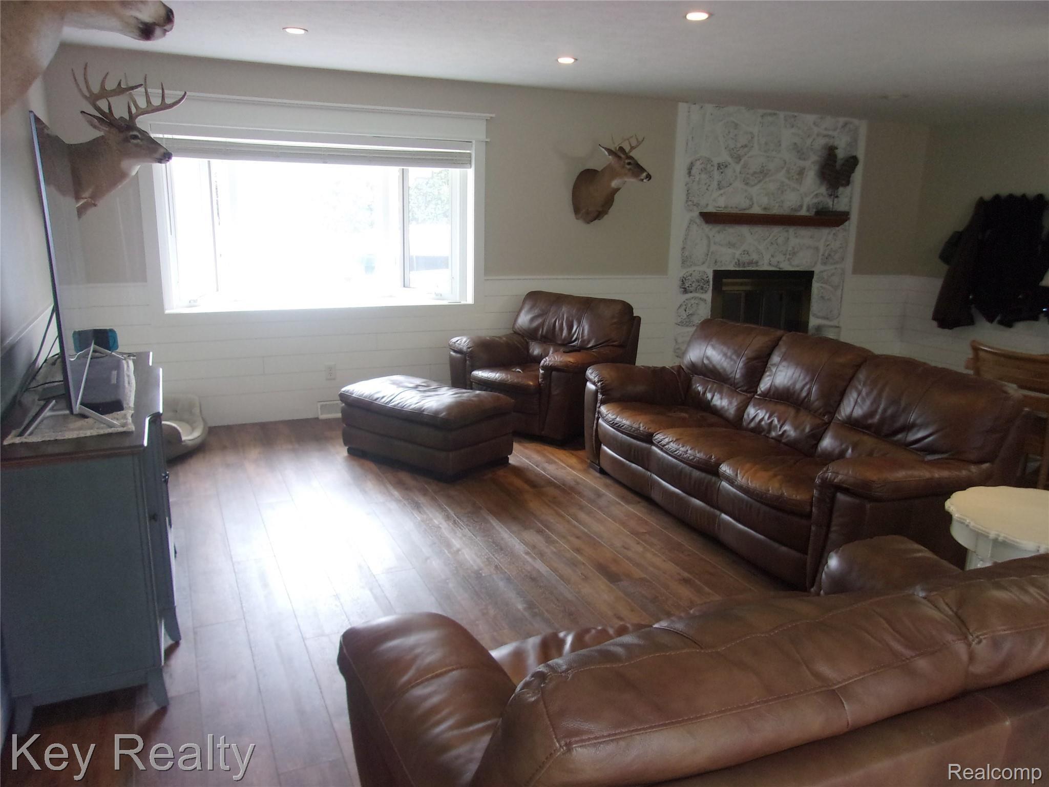 19131 Hannan Road New Boston, MI 48164 - Photo 23 of 57 244_3223 (1).JPG