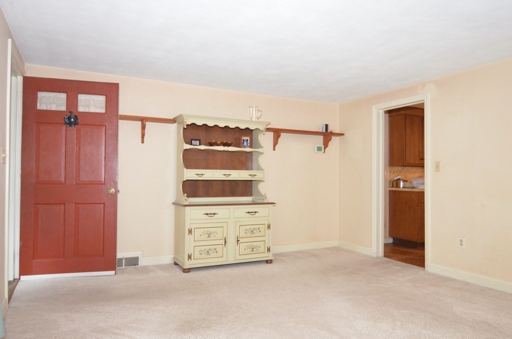 34 Mountain Road Hampden, MA 01036 - Photo 4 of 23 Gallery Image 4