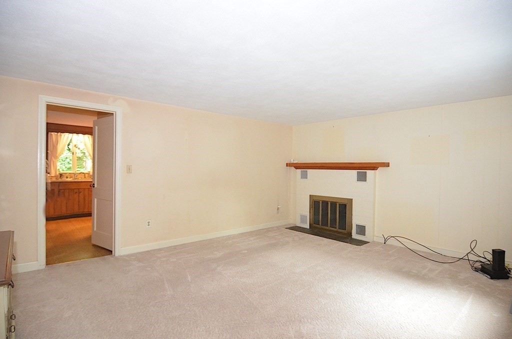 34 Mountain Road Hampden, MA 01036 - Photo 5 of 23 Gallery Image 5