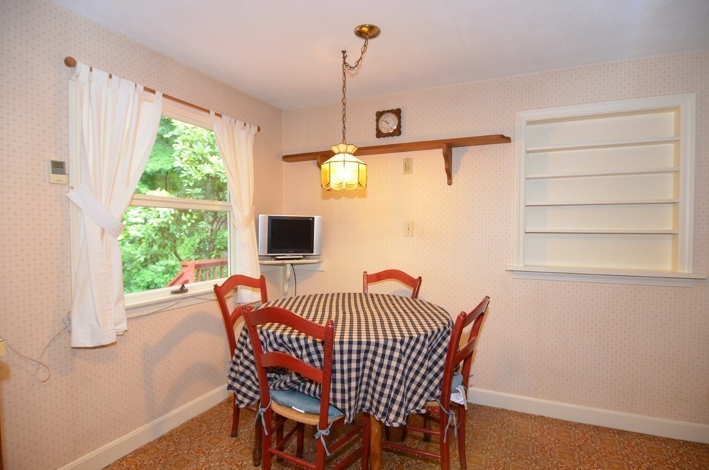 34 Mountain Road Hampden, MA 01036 - Photo 8 of 23 Gallery Image 8