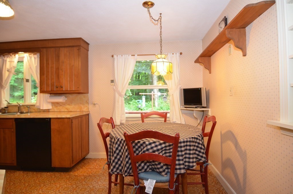 34 Mountain Road Hampden, MA 01036 - Photo 9 of 23 Gallery Image 9