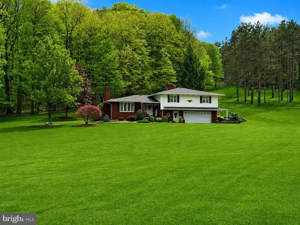 a house view with a outdoor space