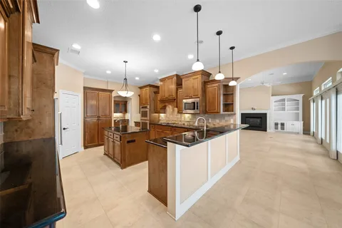 $875,000 | 11365 Lake Oak Drive, Montgomery, TX 77356