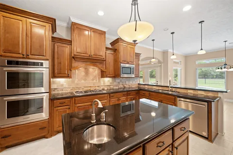 $875,000 | 11365 Lake Oak Drive, Montgomery, TX 77356