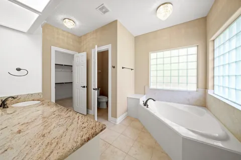 $875,000 | 11365 Lake Oak Drive, Montgomery, TX 77356