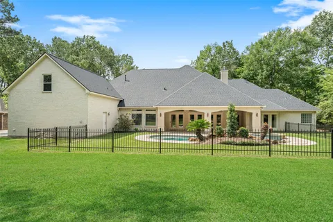 $875,000 | 11365 Lake Oak Drive, Montgomery, TX 77356
