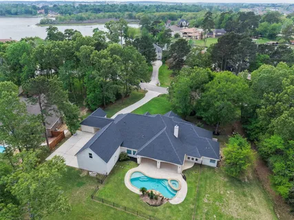 $875,000 | 11365 Lake Oak Drive, Montgomery, TX 77356