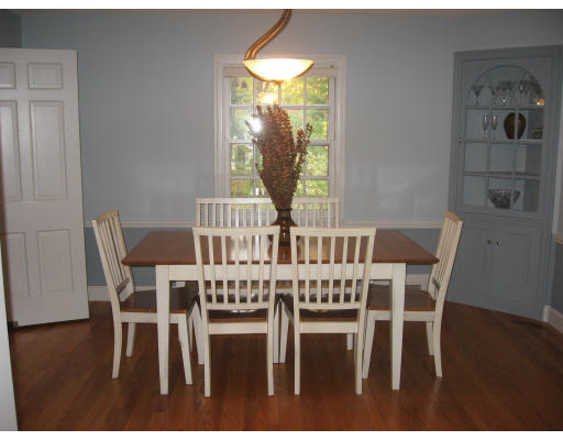 1565 Plumtree Road Springfield, MA 01119 - Photo 8 of 28
