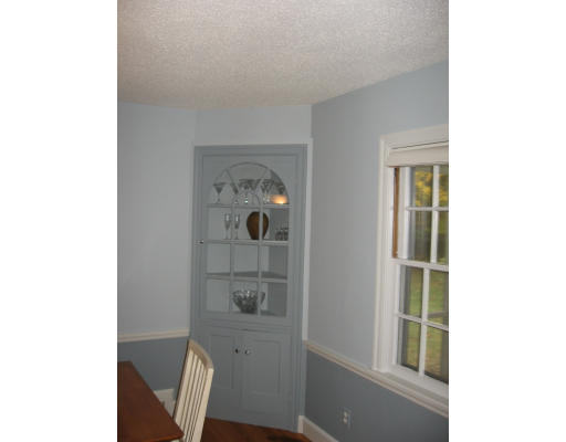 1565 Plumtree Road Springfield, MA 01119 - Photo 9 of 28