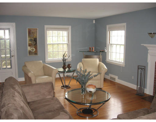 1565 Plumtree Road Springfield, MA 01119 - Photo 10 of 28