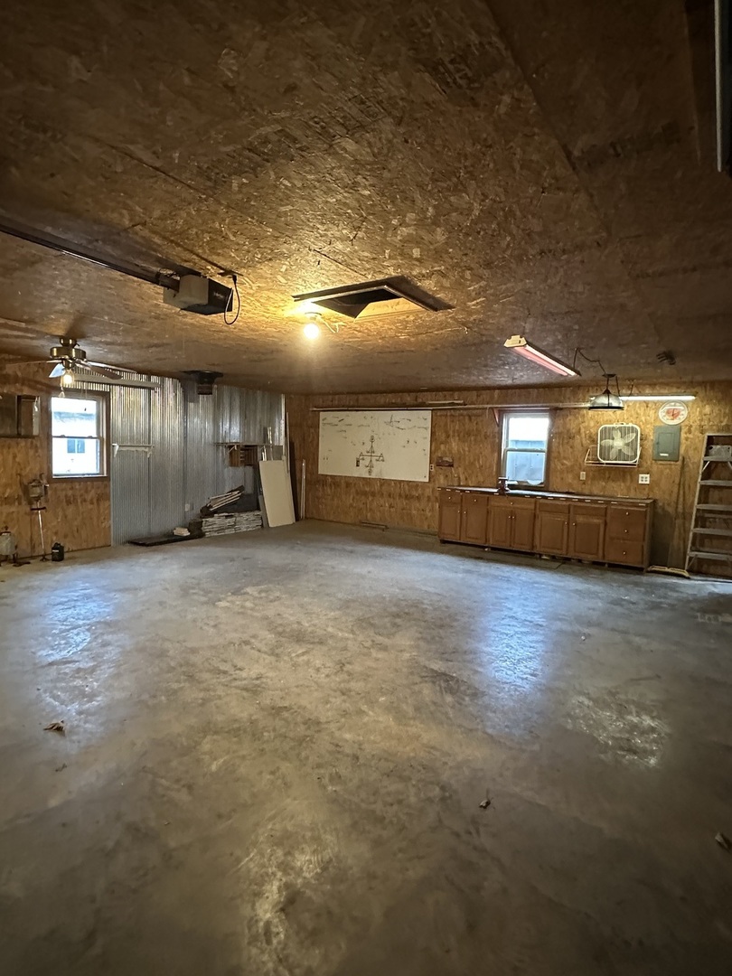 8277 Clark Trail Du Quoin, IL 62832 - Photo 2 of 45