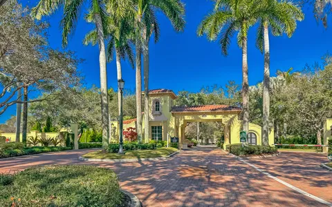 $5,750,000 | 11513 Green Bayberry Drive, Palm Beach Gardens, FL 33418