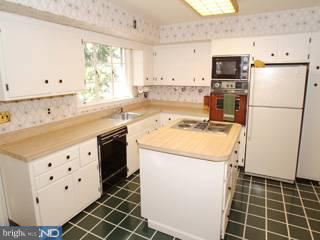 648 Llewelyn Road Berwyn, PA 19312 - Photo 4 of 6