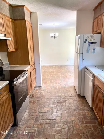 $199,900 | 2033 Hill Drive, Biloxi, MS 39532