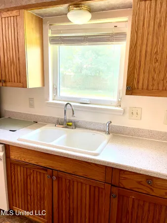 $199,900 | 2033 Hill Drive, Biloxi, MS 39532