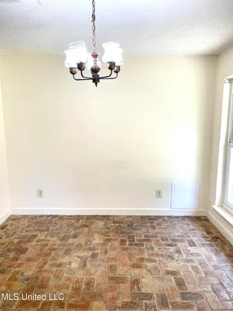 $199,900 | 2033 Hill Drive, Biloxi, MS 39532