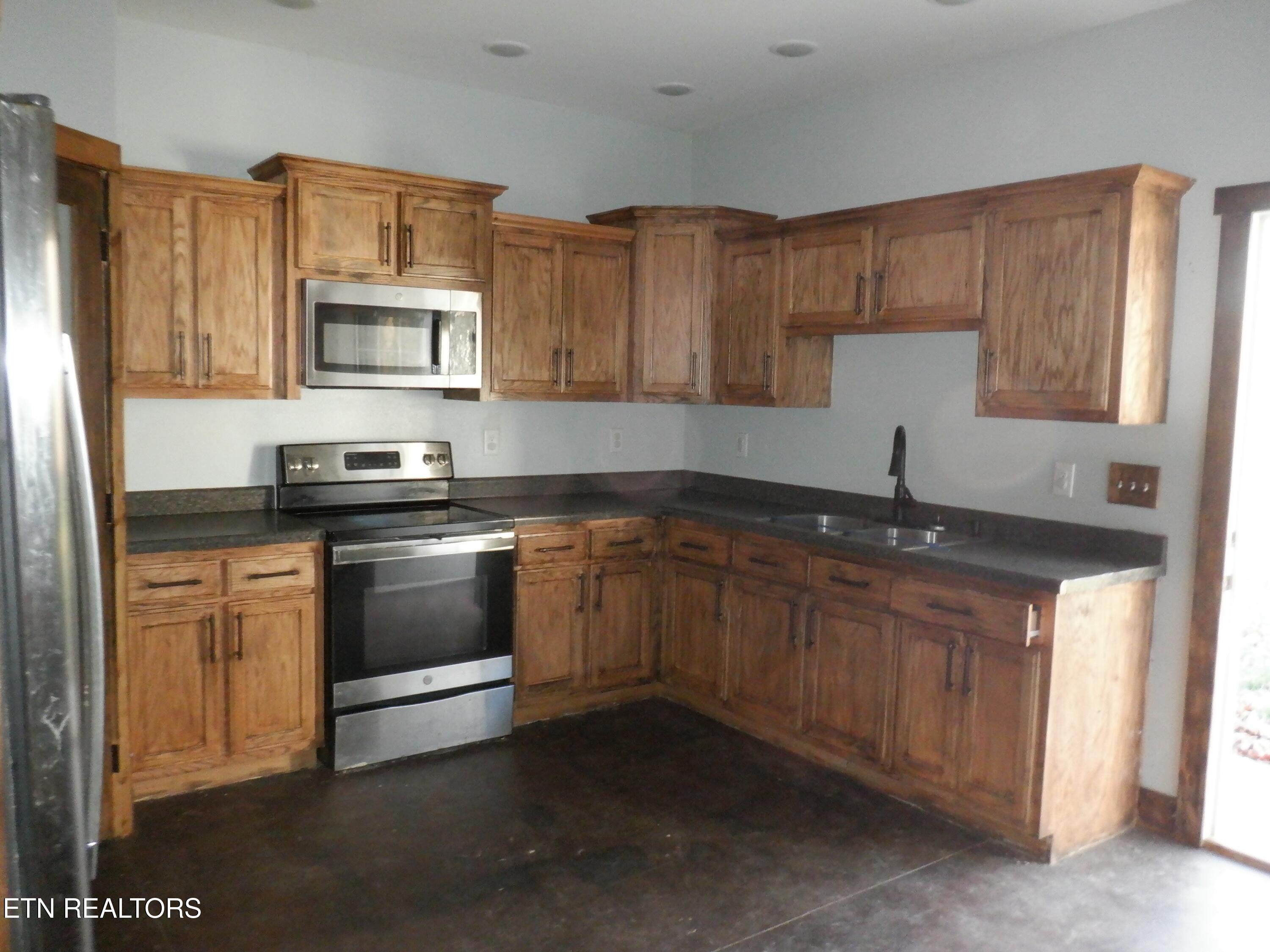 234 West Loomis Road Jamestown, TN 38556 - Photo 7 of 10 tempImageekqbZ5
